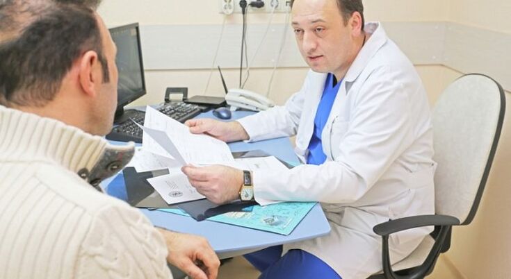 Mężczyzna konsultujący się z urologiem